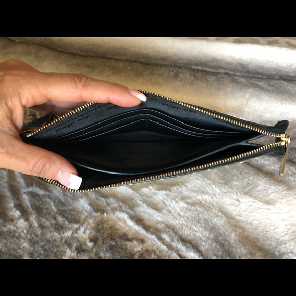 Michael Kors Wristlet - Picture 2 of 5